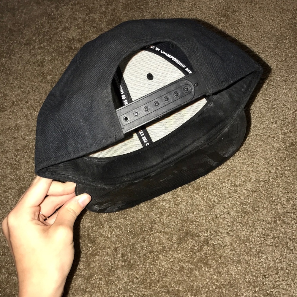 Nike hat - Picture 2 of 3